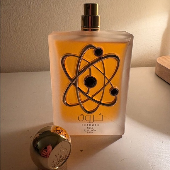 Lattafa Tharwah Gold Eau de Parfum for Women - Picture 3 of 3